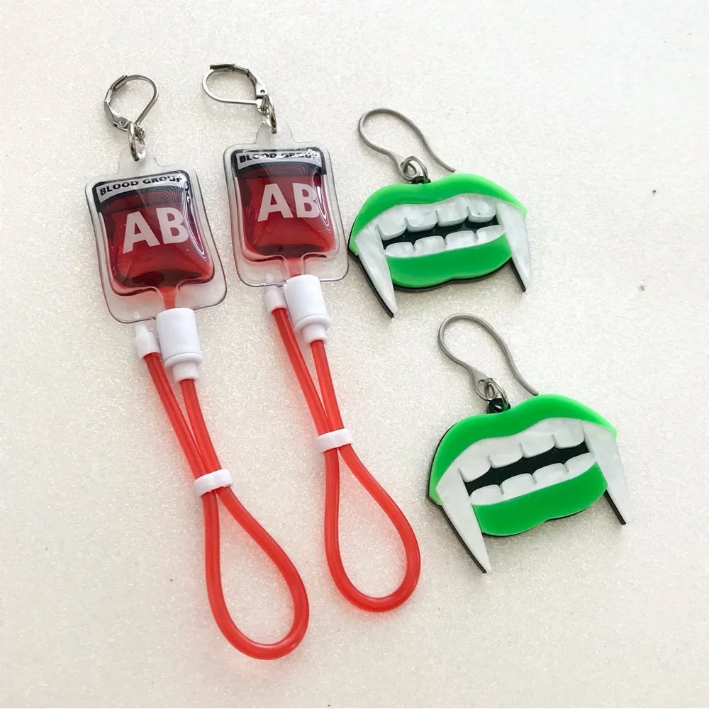 🆕 Blood Bag Type AB and Vampire Teeth Earring LAST PAIR OF VAMPIRE TEETH GREEN - Picture 2 of 4